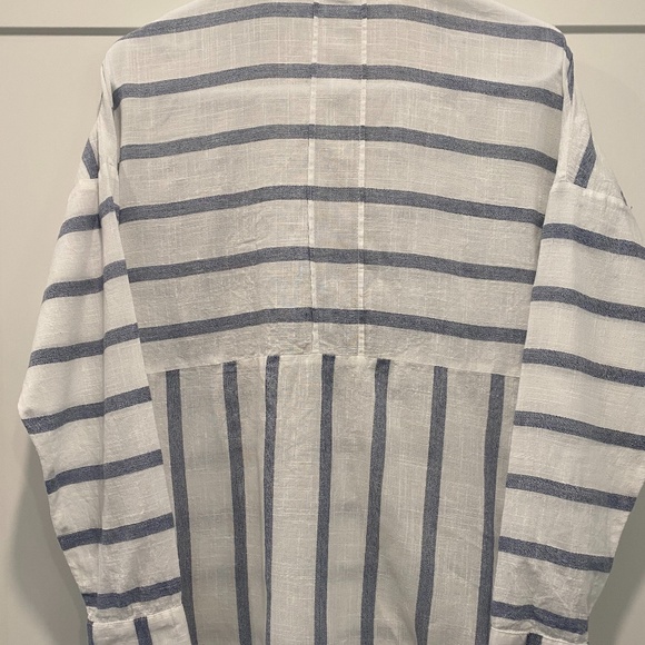 Dex Linen Blouse - Like New - Picture 2 of 8